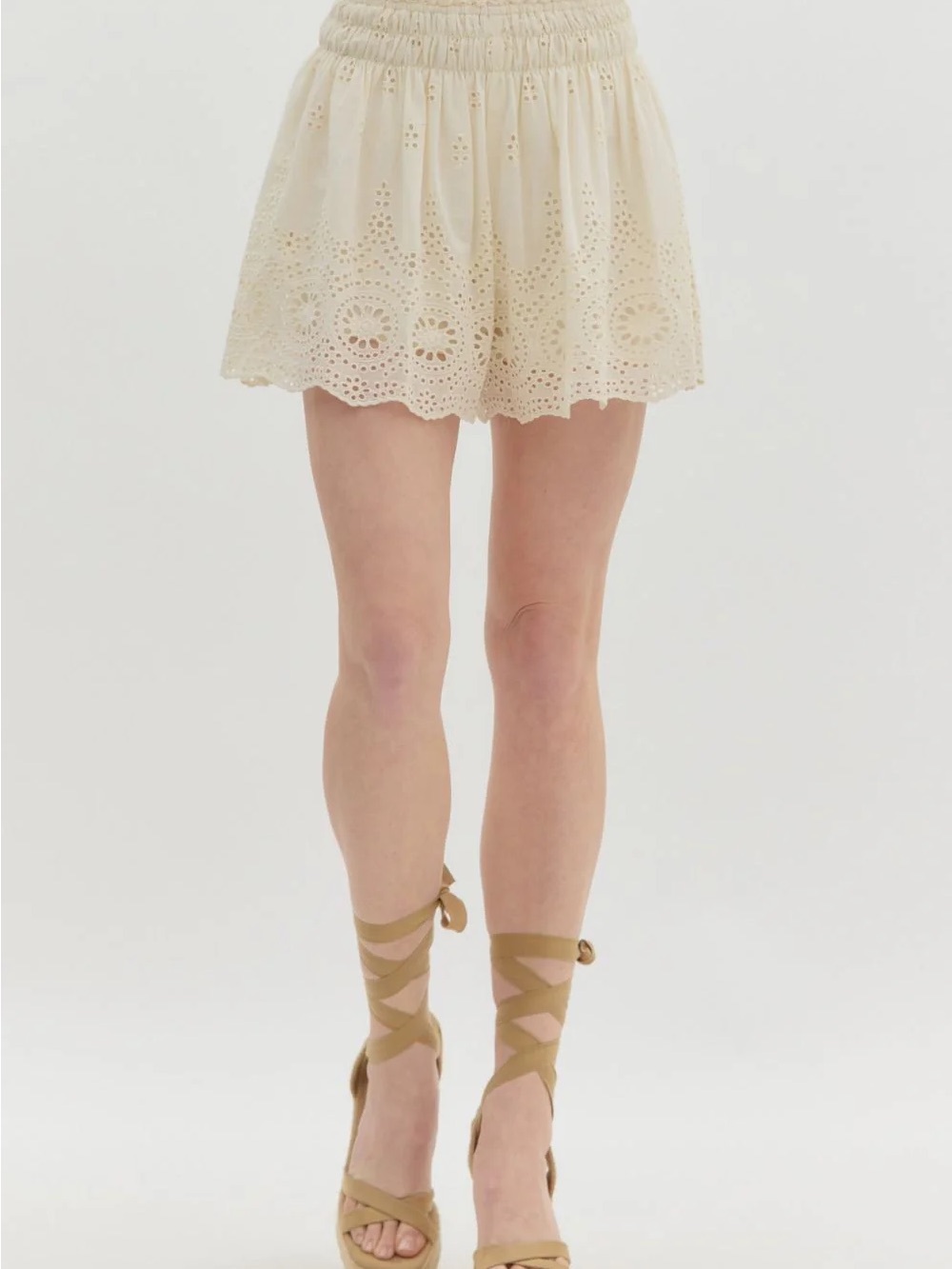 Entro Eyelet Lace Shorts in Cream